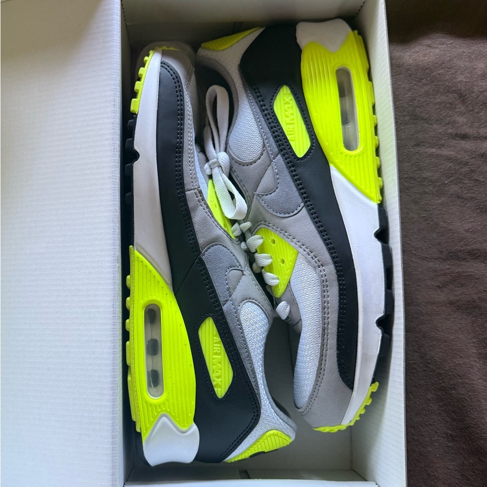 Air Max 90 Volt Women's